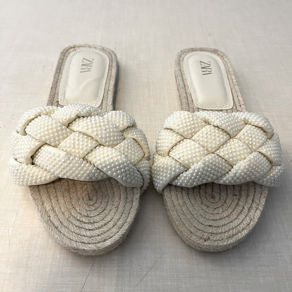 Zara pearl slides